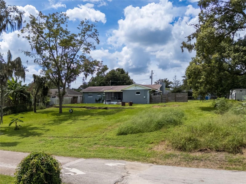 5217 Peach Ave, Seffner, FL 33584