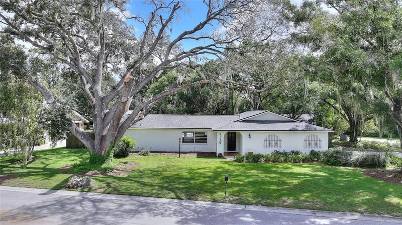 12201 Elsmere Ct, Thonotosassa, FL 33592