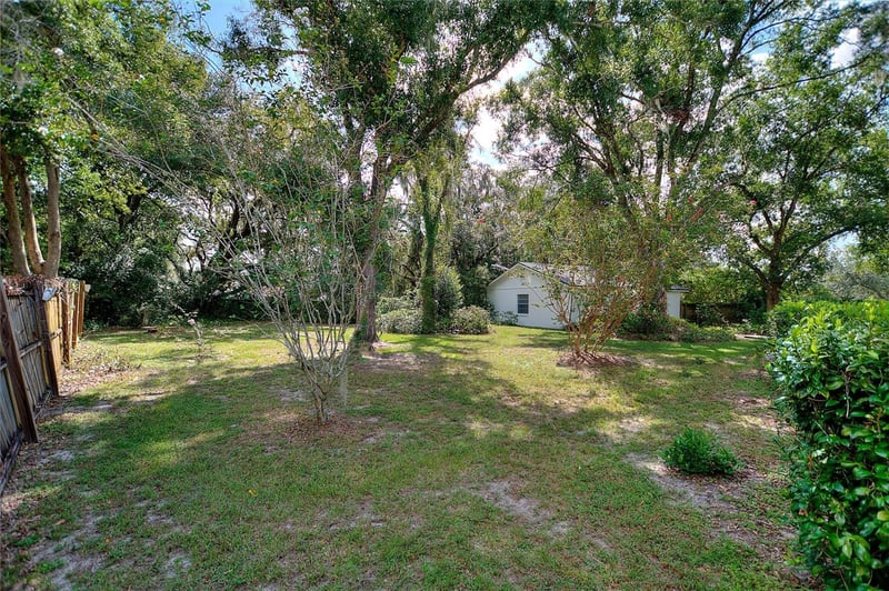 12201 Elsmere Ct, Thonotosassa, FL 33592