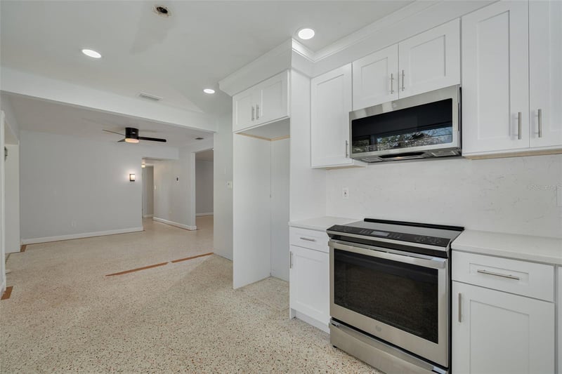 2001 41st St N, St Petersburg, FL 33713