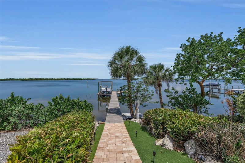 70 Mound Pl, Terra Ceia, FL 34250
