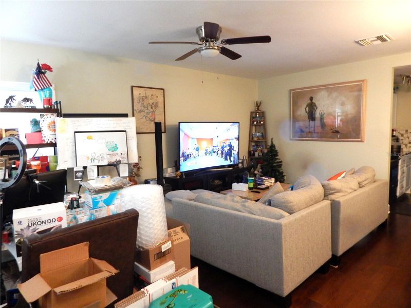 8608 N 9th St, Tampa, FL 33604