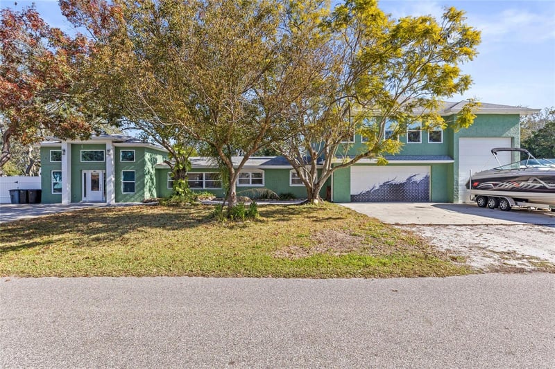 5657 Oceanic Rd, Holiday, FL 34690
