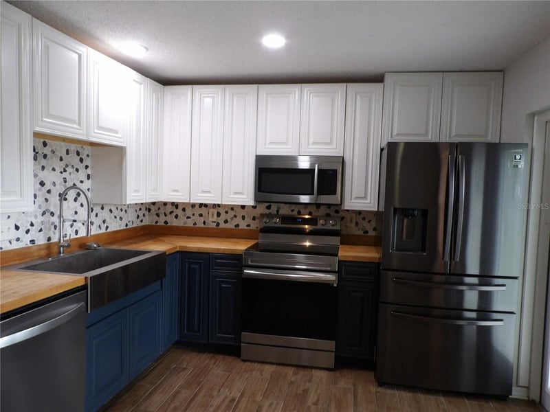 630 Cape Cod Cir, Valrico, FL 33594