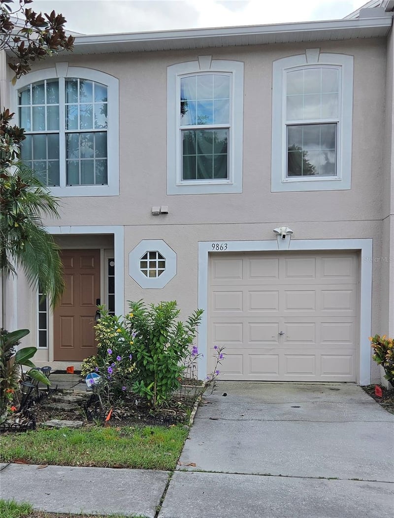 9863 Ashburn Lake Dr, Tampa, FL 33610