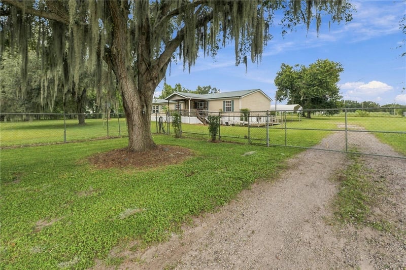 8611 County Line Rd, Lithia, FL 33547