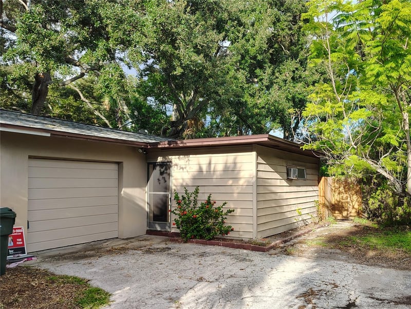 125 Wertz Dr, Largo, FL 33771