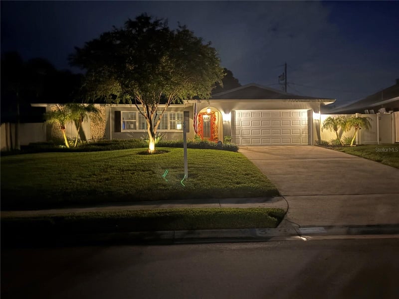 14271 Iroquois Ave, Largo, FL 33774