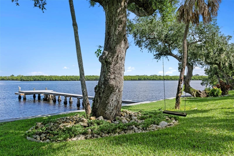 2805 Gulf City Rd, Ruskin, FL 33570