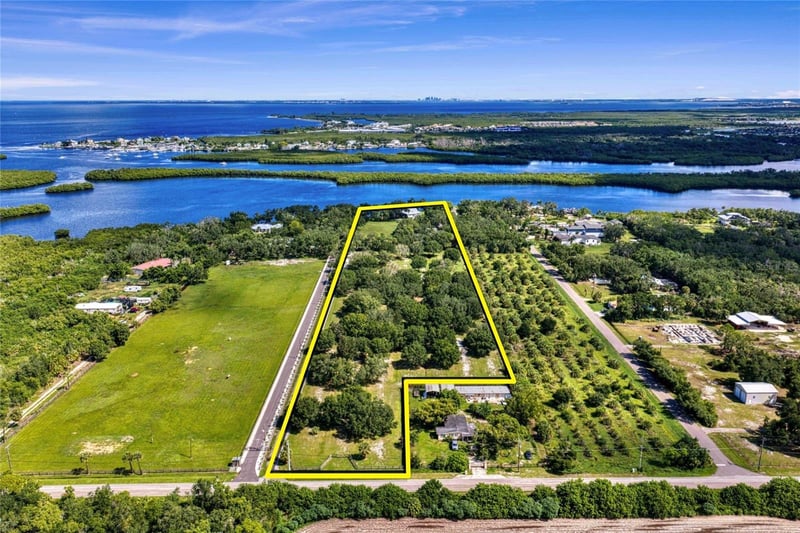 2805 Gulf City Rd, Ruskin, FL 33570