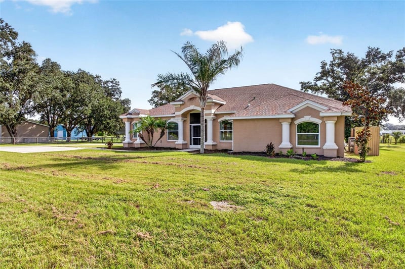 3412 Wolfe Rd, Zephyrhills, FL 33541
