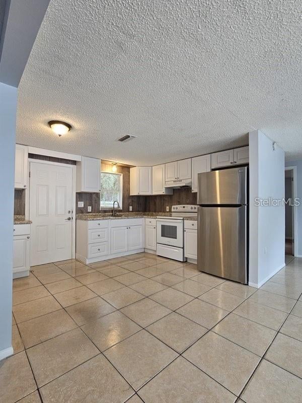 8337 Sunnydale Dr, Hudson, FL 34667