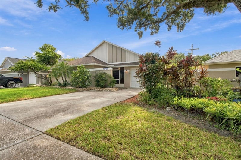 11905 Hickorynut Dr, Tampa, FL 33625