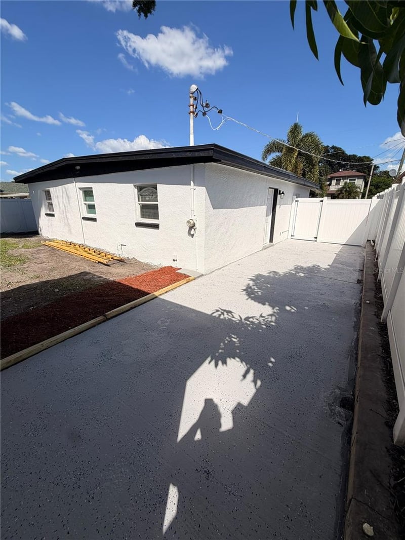 5808 N Lois Ave, Tampa, FL 33614