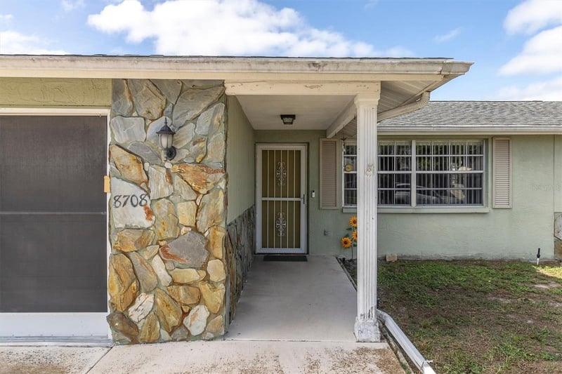 8708 Briar Patch Dr, Port Richey, FL 34668