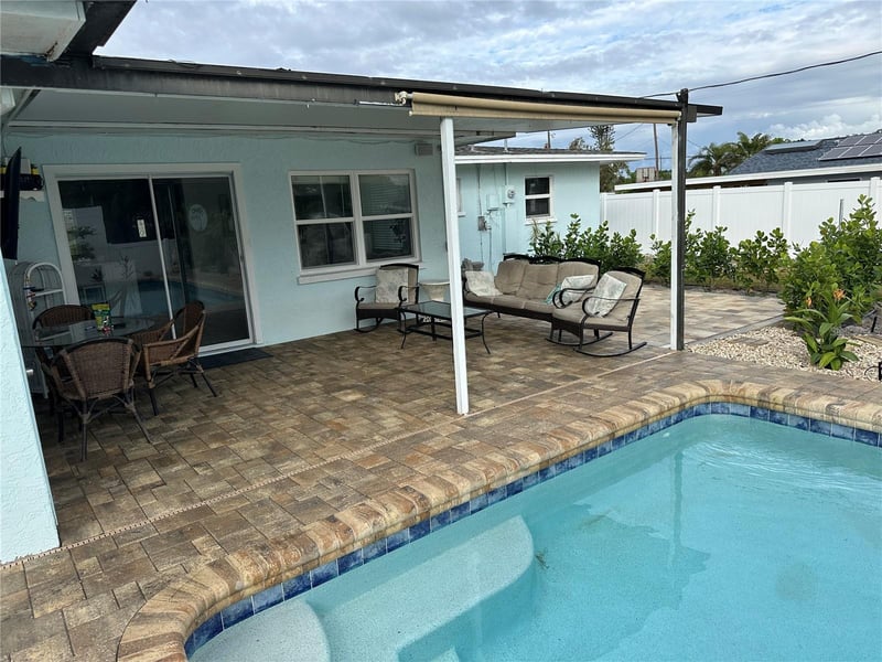 215 60th St NW, Bradenton, FL 34209