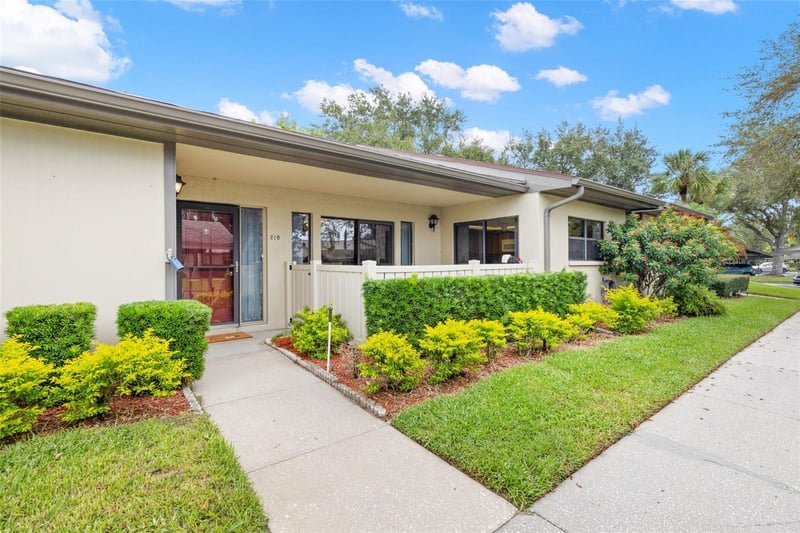 210 Gretchen Ct, Oldsmar, FL 34677