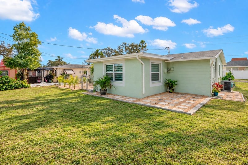 4149 Darlington Rd, Holiday, FL 34691