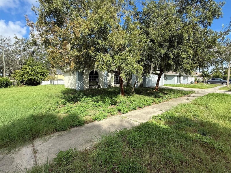 8835 Aruba Ln, Port Richey, FL 34668