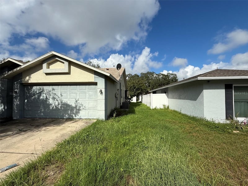 8835 Aruba Ln, Port Richey, FL 34668