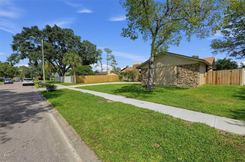 4165 Rolling Springs Dr, Tampa, FL 33624