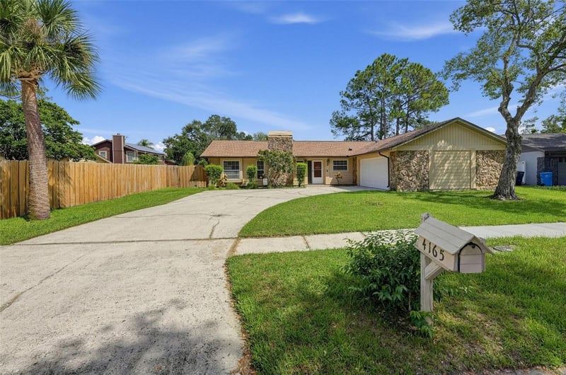 4165 Rolling Springs Dr, Tampa, FL 33624