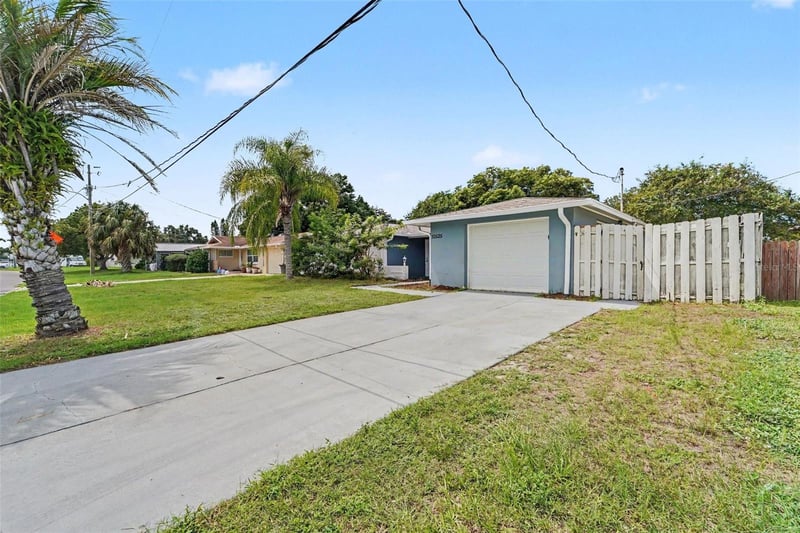 10525 Oleander Dr, Port Richey, FL 34668