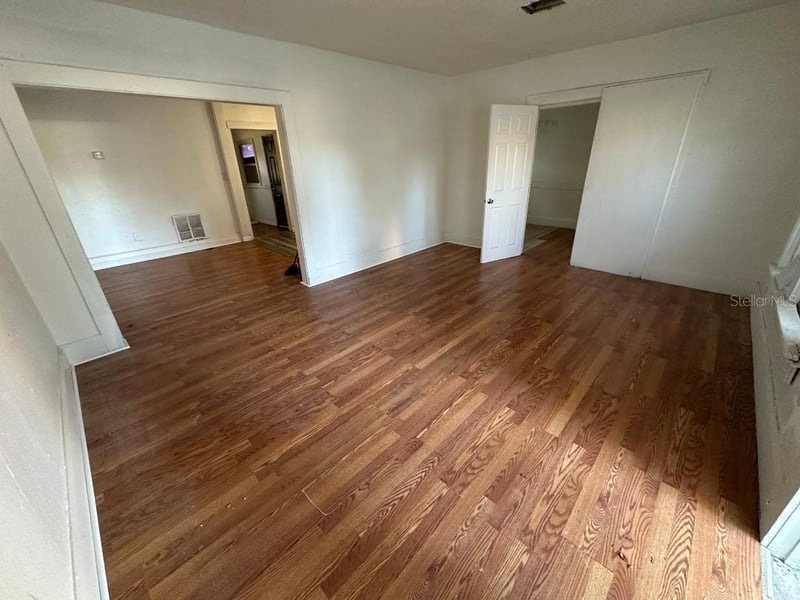 2320 5th St S, St Petersburg, FL 33705
