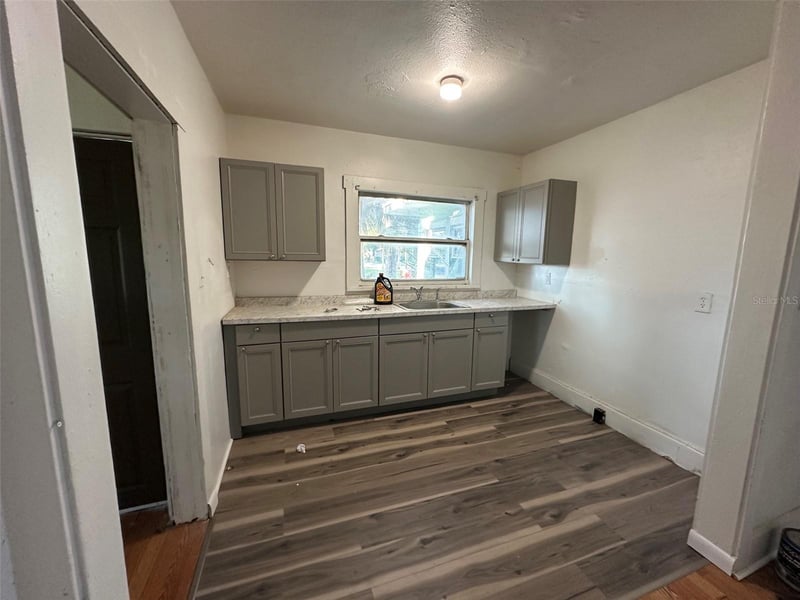 2320 5th St S, St Petersburg, FL 33705