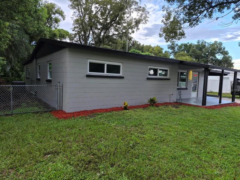 1810 E Carol Dr, Plant City, FL 33563