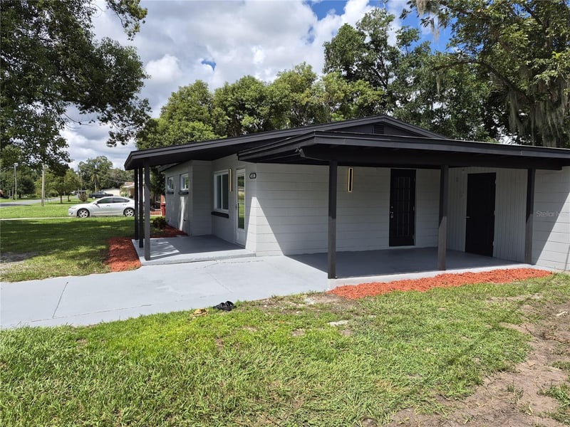 1810 E Carol Dr, Plant City, FL 33563