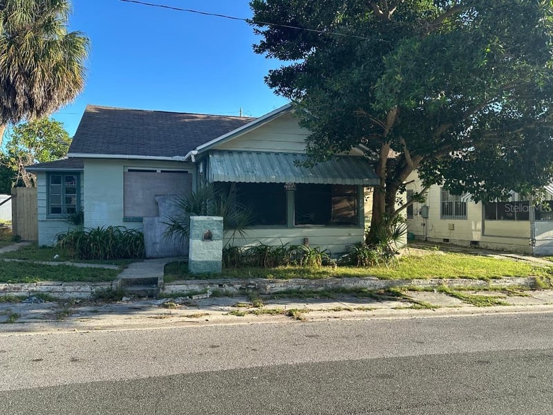821 Paris Ave S, St Petersburg, FL 33701