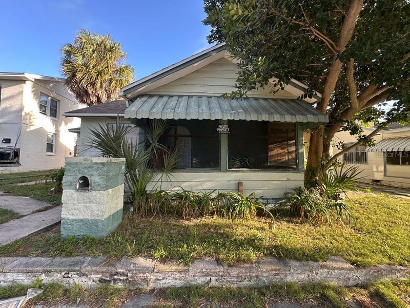 821 Paris Ave S, St Petersburg, FL 33701