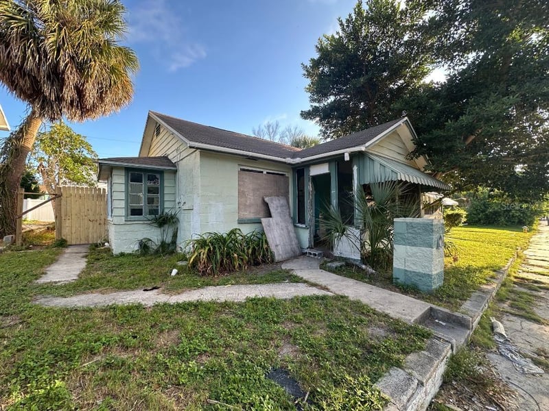 821 Paris Ave S, St Petersburg, FL 33701