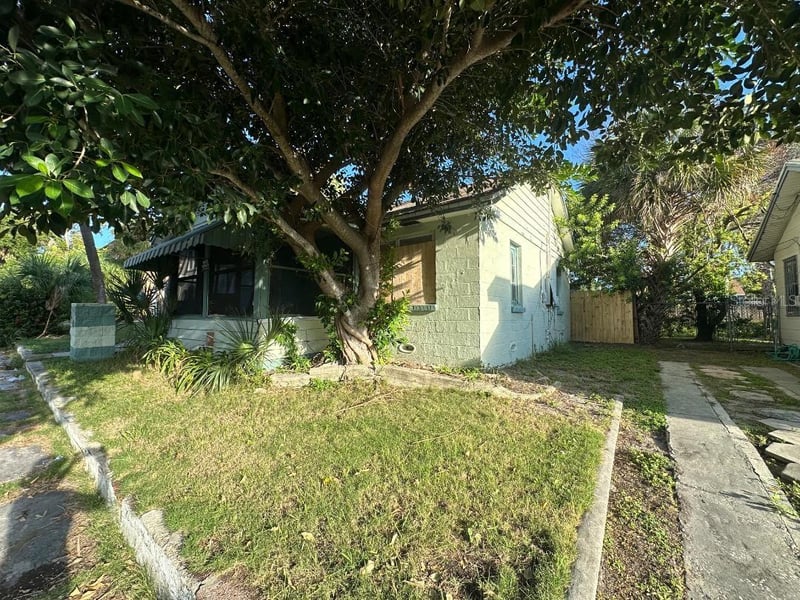 821 Paris Ave S, St Petersburg, FL 33701