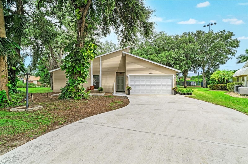 4502 33rd Ave W, Bradenton, FL 34209