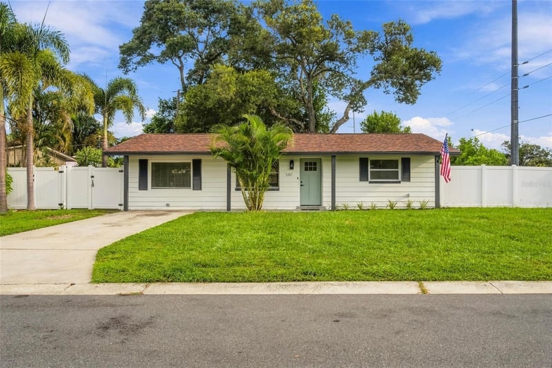 5207 56th Ave N, St Petersburg, FL 33709