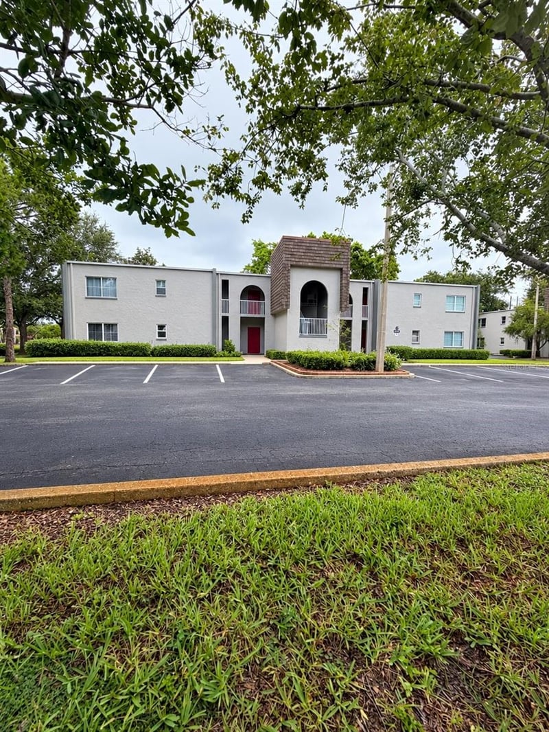 3147 29th Ave N #203, St Petersburg, FL 33713