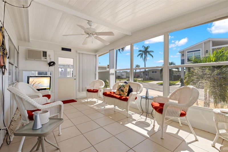 661 Mount Piney Ave NE #697, St Petersburg, FL 33702