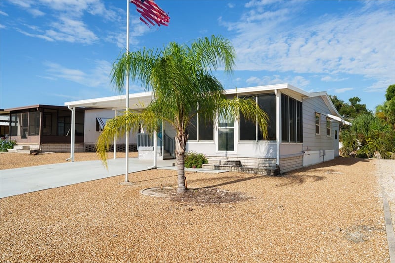 12241 Pawnee Dr, Hudson, FL 34667