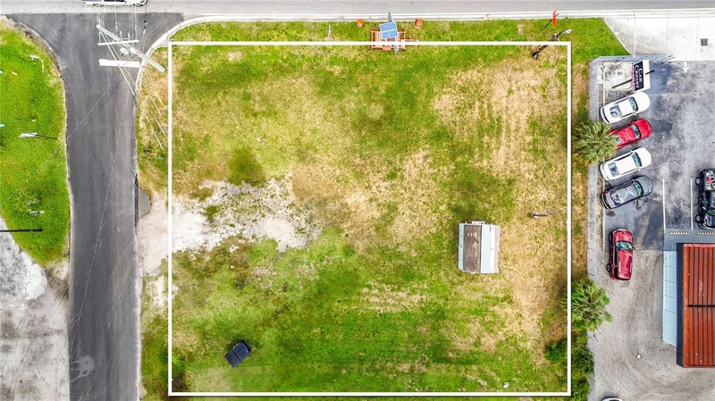 203 1st St NW, Ruskin, FL 33570