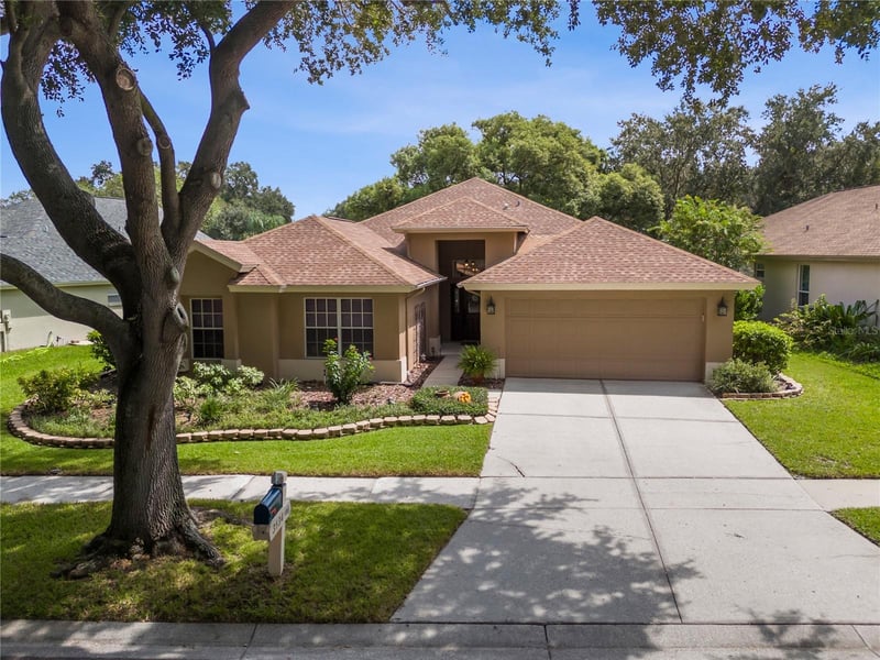 3134 Bent Creek Dr, Valrico, FL 33596