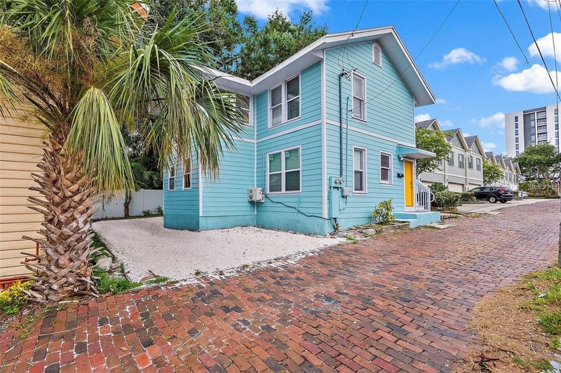 623 Mound Park Way S, St Petersburg, FL 33701