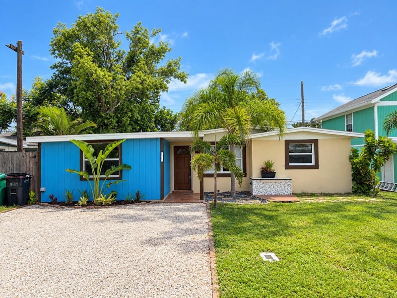 10123 115th Ave, Largo, FL 33773