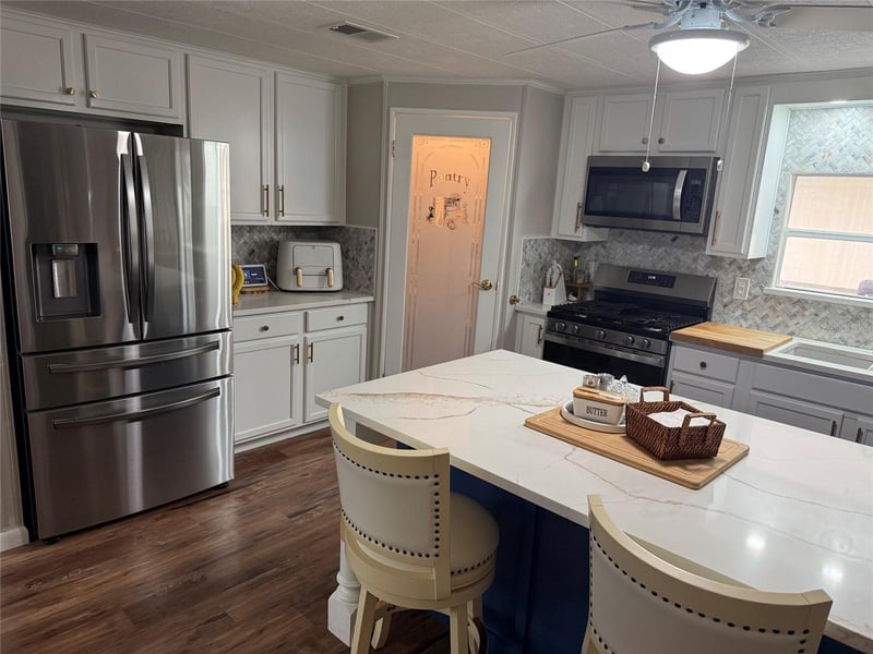 109 N Saint Thomas Cir, Apollo Beach, FL 33572
