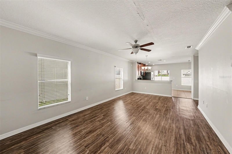 1904 Hawks View Dr, Ruskin, FL 33570