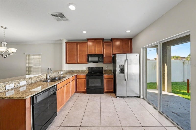 1904 Hawks View Dr, Ruskin, FL 33570