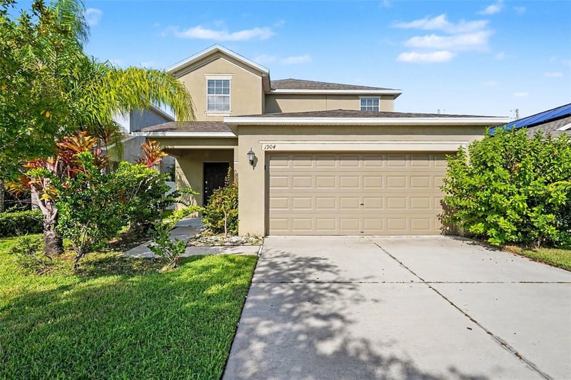 1904 Hawks View Dr, Ruskin, FL 33570