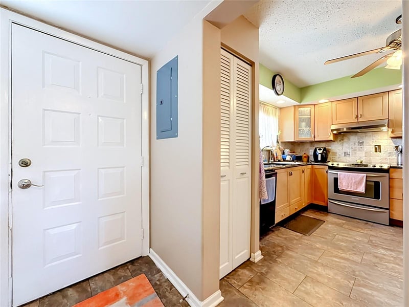 6305 Newtown Cir #5B4, Tampa, FL 33615