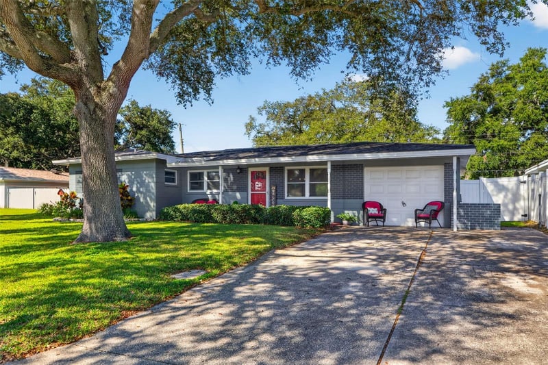 11048 116th St, Seminole, FL 33778
